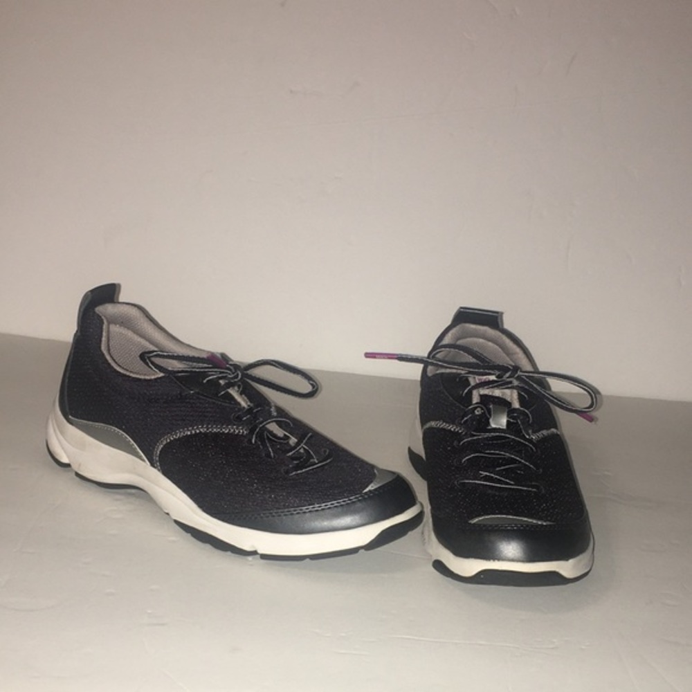 Weil Navy Tennis Shoes!